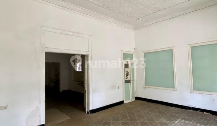 For Quick Sale: Rare Classic Ready-to-Occupy House in Central Surabaya 2