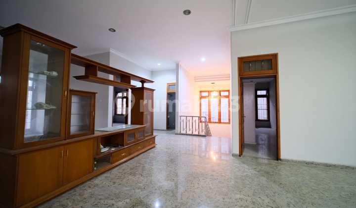 Jual Rumah Mewah Satelit Town House 2 Lantai Sudah SHM 2