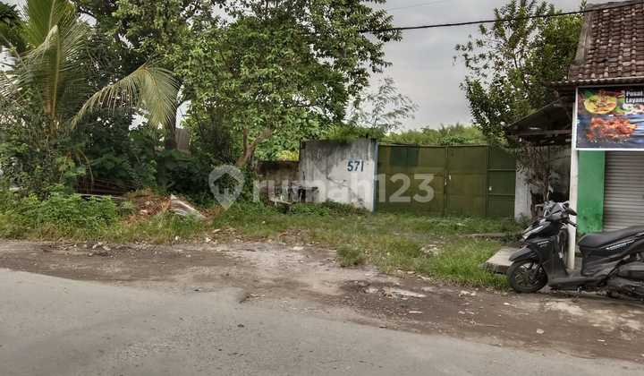 Gudang Ngelom Sepanjang Shm Blkng Ada Sungai Bs Kontainer Gudang Ngelom Sepanjang Shm Blkng Ada Sungai Bs Kontainer