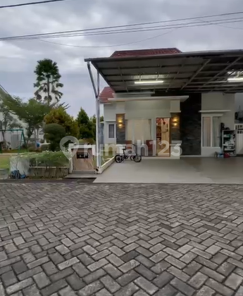 Rumah Hook Jl Ujung Pandang Pontianak Komplek Green Boulevard 2