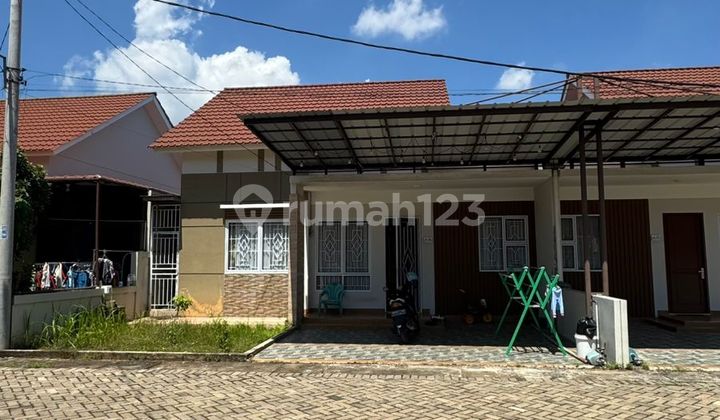 Type 90 house in the elite Kencana Park complex 2