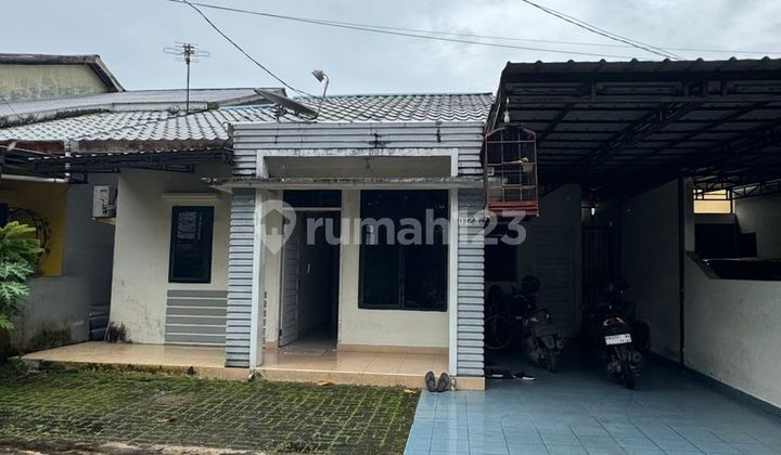 Rumah di Komplek Royal Paris Pontianak