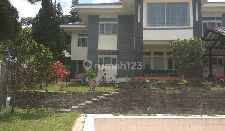 Dijual Villa Murah Ada Kolam Renang di Cipanas Jawa Barat 1