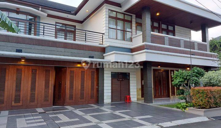 Dijualrumah 2 Lantai Dgn Kolam Renang Jual Dibawah Harga Njop  1