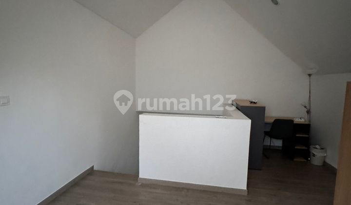 For Sale 3-Story Semi-Furnished House in Wisteria Cluster, Metland Cakung, East Jakarta 2