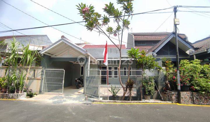 Disewakan Rumah Bagus Siap Huni Di Harapan Indah 1 , Bekasi 1