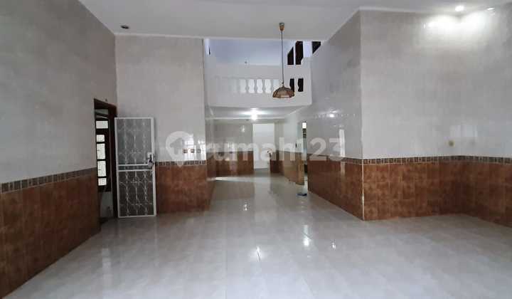 *House Near Kelapa Gading Mall & Sedayu City in Pondok Gading Utara, North Jakarta* 2