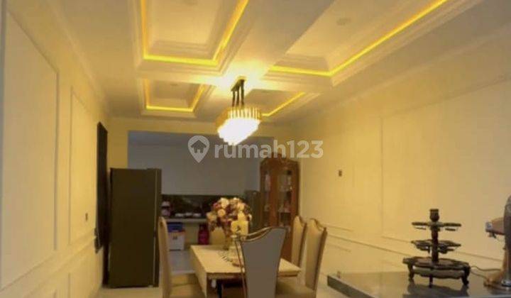 Dijual Rumah Mewah 2 Lt Full Furnished di Titian Indah Bekasi  2