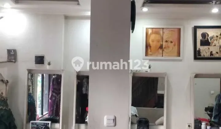 For Sale/Lease Beautiful Shop House, Ideal for Business Investment in Phh Mustofa. 2