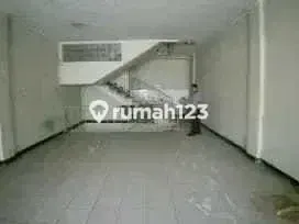 4-Storey Shop House Located in the Heart of the Bustling Area Suitable for Business in Kosambi 1
