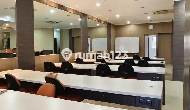 Ruang Usaha Modern Lokasi Tengah Kota Mairoad di Burangrang