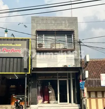 Ruko Bagus Interior Modern Lokasi Mainroad di Ciumbuleuit