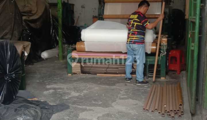 Jual Sewa Gudang Lokasi Ramai Potensi Usaha Tinggi di Caringin Jual Sewa Gudang Lokasi Ramai Potensi Usaha Tinggi di Caringin