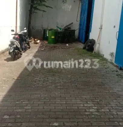 Gudang Lokasi Mudah & Ramai, Dekat Akses Tol Kopo di Caringin
