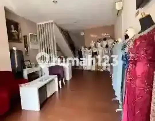 Main Road Ruko in Ciumbuleuit - Modern Interior & Close to Campus! 1