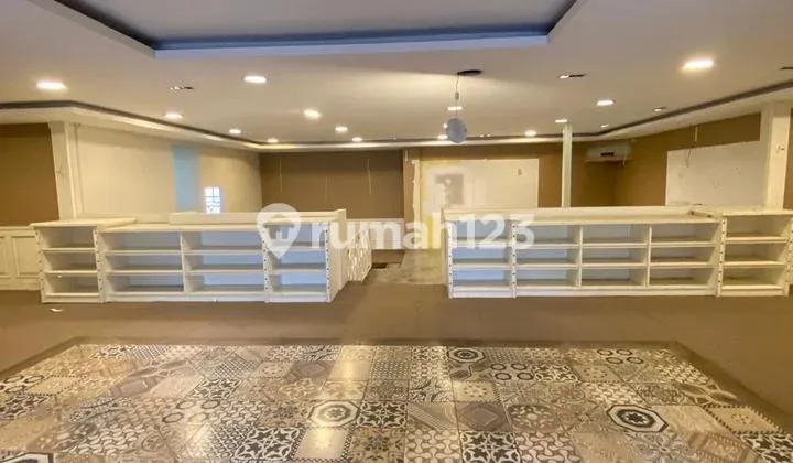 Sewa Ruko Mewah Ex Butik Cocok Utk Kantor/Cafe/Resto Dll di Sukajadi