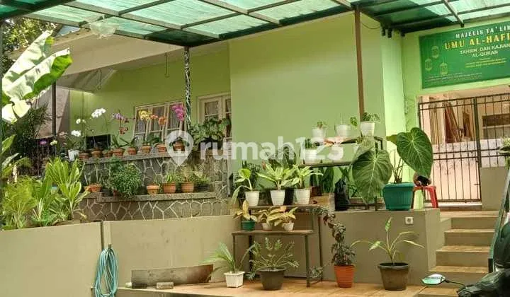 Disewakan untuk Kantor atau Usaha Lainnya di Riau, Bandung Disewakan untuk Kantor atau Usaha Lainnya di Riau, Bandung