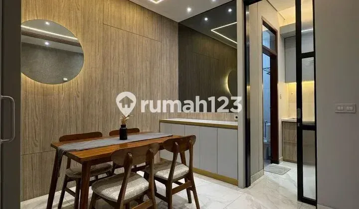 Ruko Furnish Interior Mewah Modern di Tengah Kota, Balong Gede