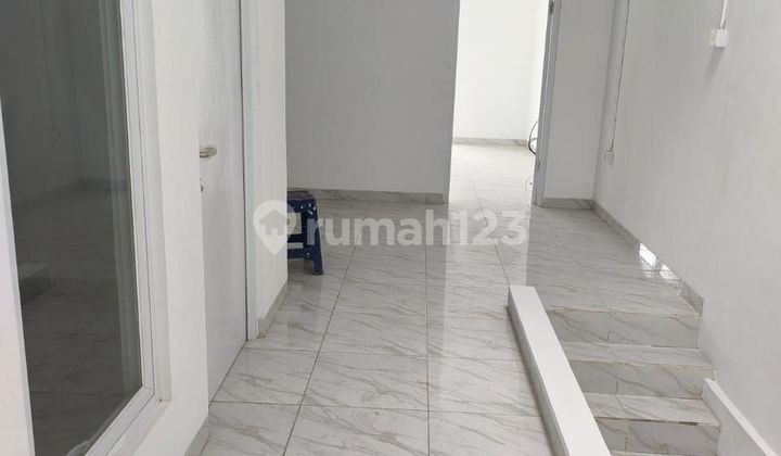 Well-Maintained Shop House Ready for Business in Karapitan, Busy Location Near Campus 2