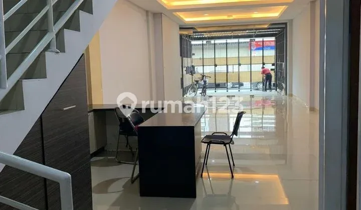 Ruko Sudah Renovasi Lokasi Strategis Tengah Kota di Lengkong