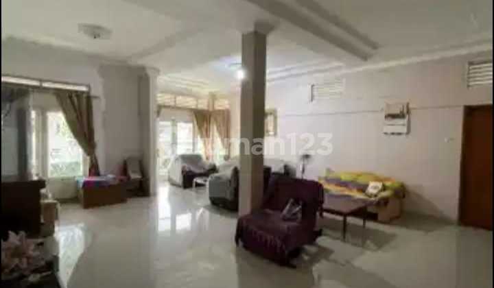 Rumah Cantik dengan Taman Cukup Luas di Dadali Andir, Bandung 1