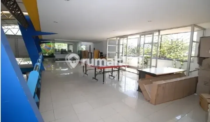 Luxury Building Main Road Fully Furnished Suitable for Showroom/Office/Bank in Pungkur Area