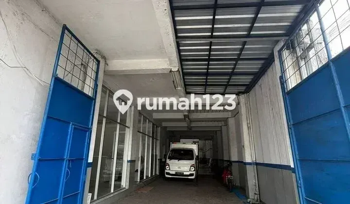 For Rent: Ready-to-Use Showroom and Workshop on Soekarno Hatta
