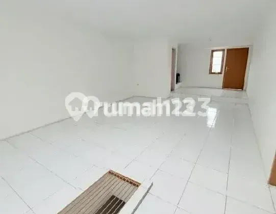 Boarding House and 3-Story House [Located in] City Center in Kebonlega Alun Alun 1
