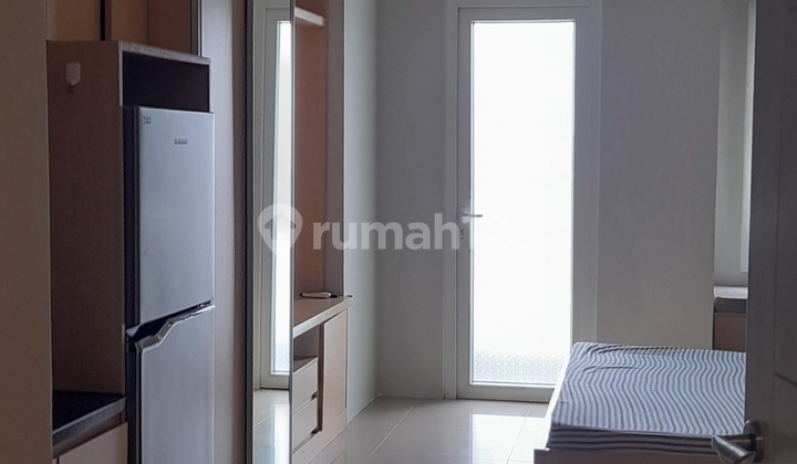 Metro Park Residence studio apartment type Furnished