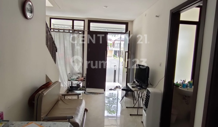 Dijual Rumah Hook Depan Taman Di Lavon Swan City - Cikupa Dijual Rumah Hook Depan Taman Di Lavon Swan City - Cikupa