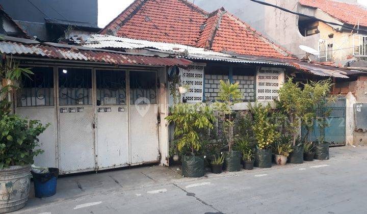 RUMAH  TUA JUAL HITUNG TANAH  JAKARTA PUSAT 1