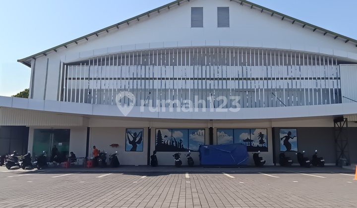 Strategic Large Building Suitable for All University of Udayana Jimbaran Bali Businesses Strategic Large Building Suitable for All University of Udayana Jimbaran Bali Businesses