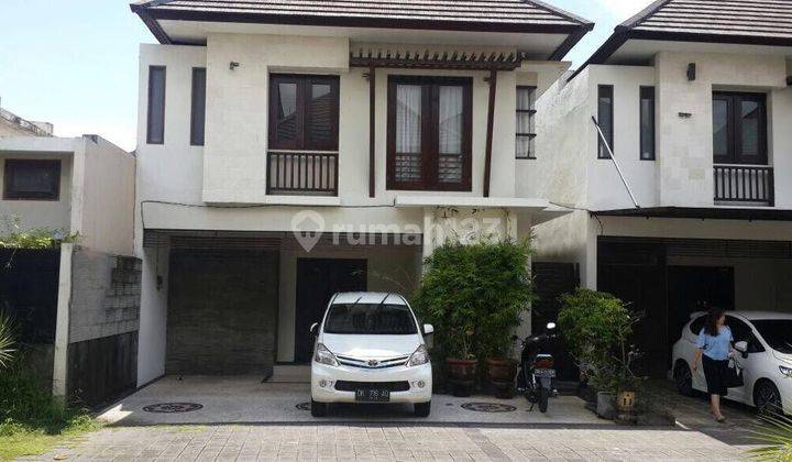 Villa Strategis Dewi Sri Kuta Bali 1