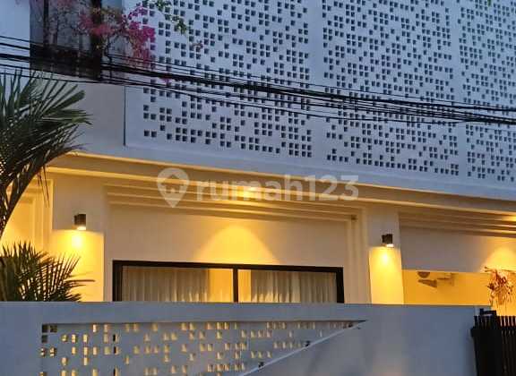 Villa Modern Minimalis 2 Lantai Leasehold Kerobokan Bali