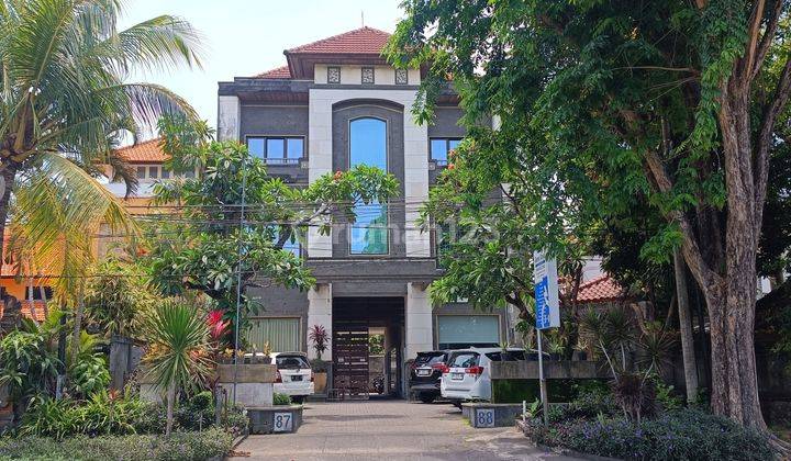 Gedung Cok Agung Tresna Renon Denpasar Bali  1