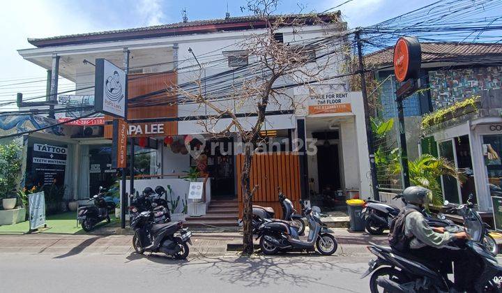 Restaurant Strategist Tourist Walking Area Petitenget Seminyak Bali 1