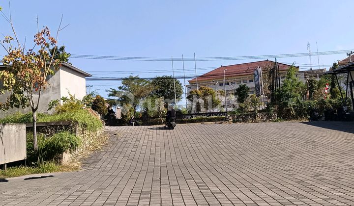 Strategic Large Building Suitable for All University of Udayana Jimbaran Bali Businesses Strategic Large Building Suitable for All University of Udayana Jimbaran Bali Businesses
