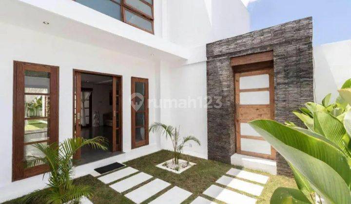 Villa Tropical Modern Kunti Ii Sunset Road Bali  2