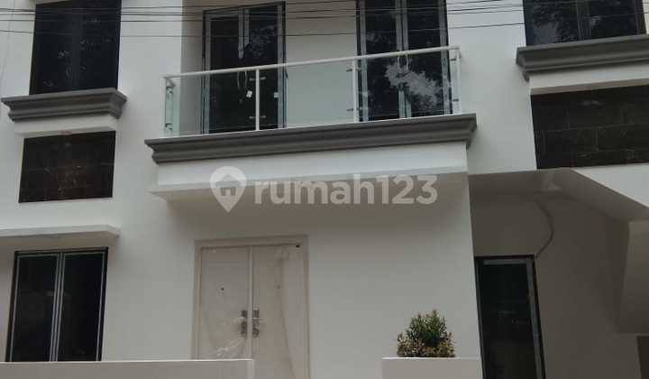 Rumah Mewah Dua Lantai elegant ditaman cipinang dekat kantor imigrasi jakarta timur 1