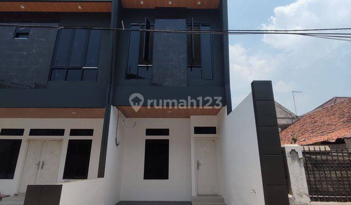 Rumah modern 2lantai di Jl.cempaka putih tengah belakang KFC taman solo jakarta pusat 1