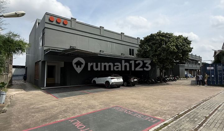 Cheap Warehouse for Sale in Kalideres, West Jakarta, Strategic Location
