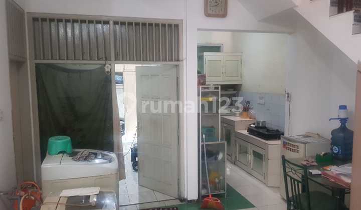Rumah 2 Lantai Bagus Sekali Furnished