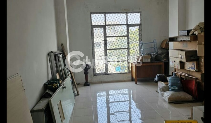 Dijual Ruko Berserta Usaha Apotek Langsung Berbisnis Lokasi Strategis di Jalan Muwardi Grogol Jakarta Barat