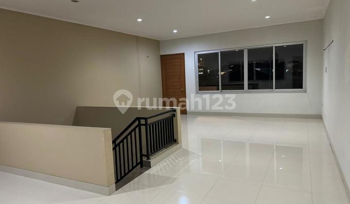 Dijual Rumah Baru 3 Lantai Luas Tanah 105M2 di Duri Kepa Kebon Jeruk Jakarta Barat