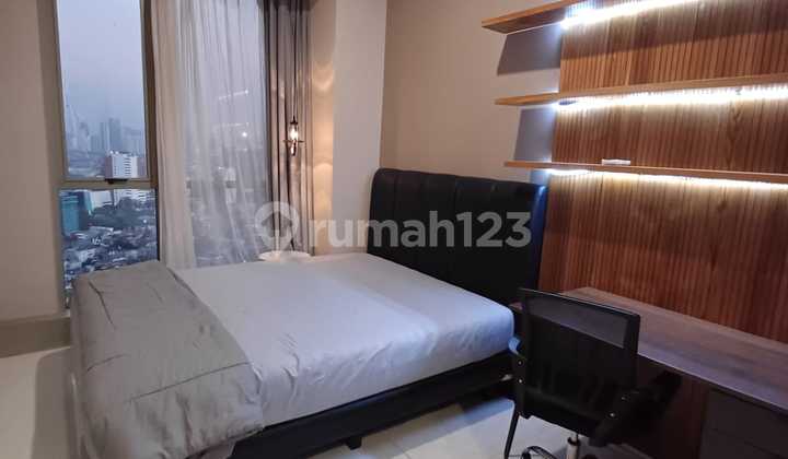 For Rent: Taman Anggrek Residence Condo, 2 Bedrooms, 99 Sqm, Luxuriously Furnished by Vivere di Tanjung Duren, West Jakarta.