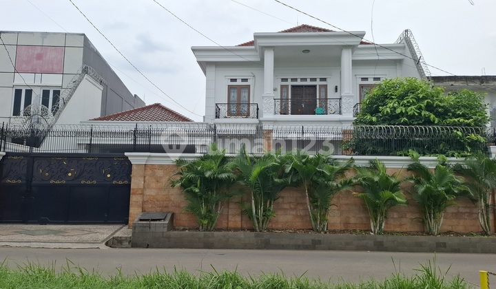 Rumah Dijual di Kelapa Dua Padurenan Mustika Jaya Bekasi 2