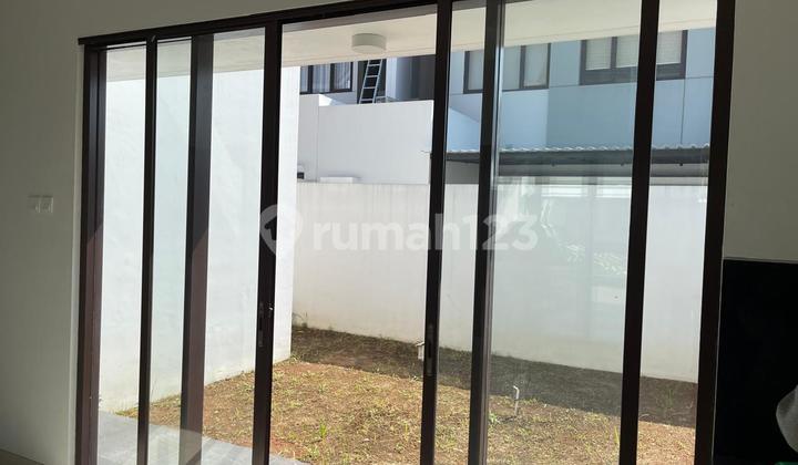 Rumah Hoek Dekat Taman Di Cimanggis Golf Estate 2