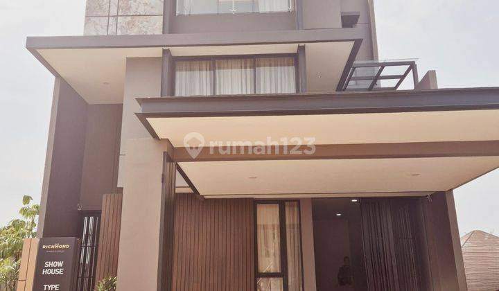 Harga Perdana, Rumah Premium 3 Lantai Dgn Lift . Richmond Type 10x20 Kota Wisata Cibubur