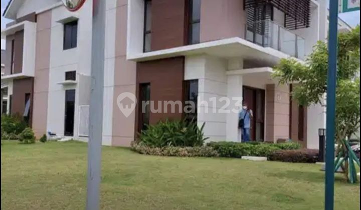 Dijual Rumah Hoek di Summarecon Bekasi 2