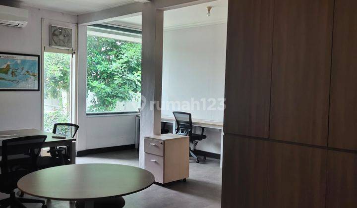 Rumah Kantor Lokasi Strategis, Furnished, Bagus Terawat, Cocok Untuk Kantor Maupun Usaha Lainnya 4